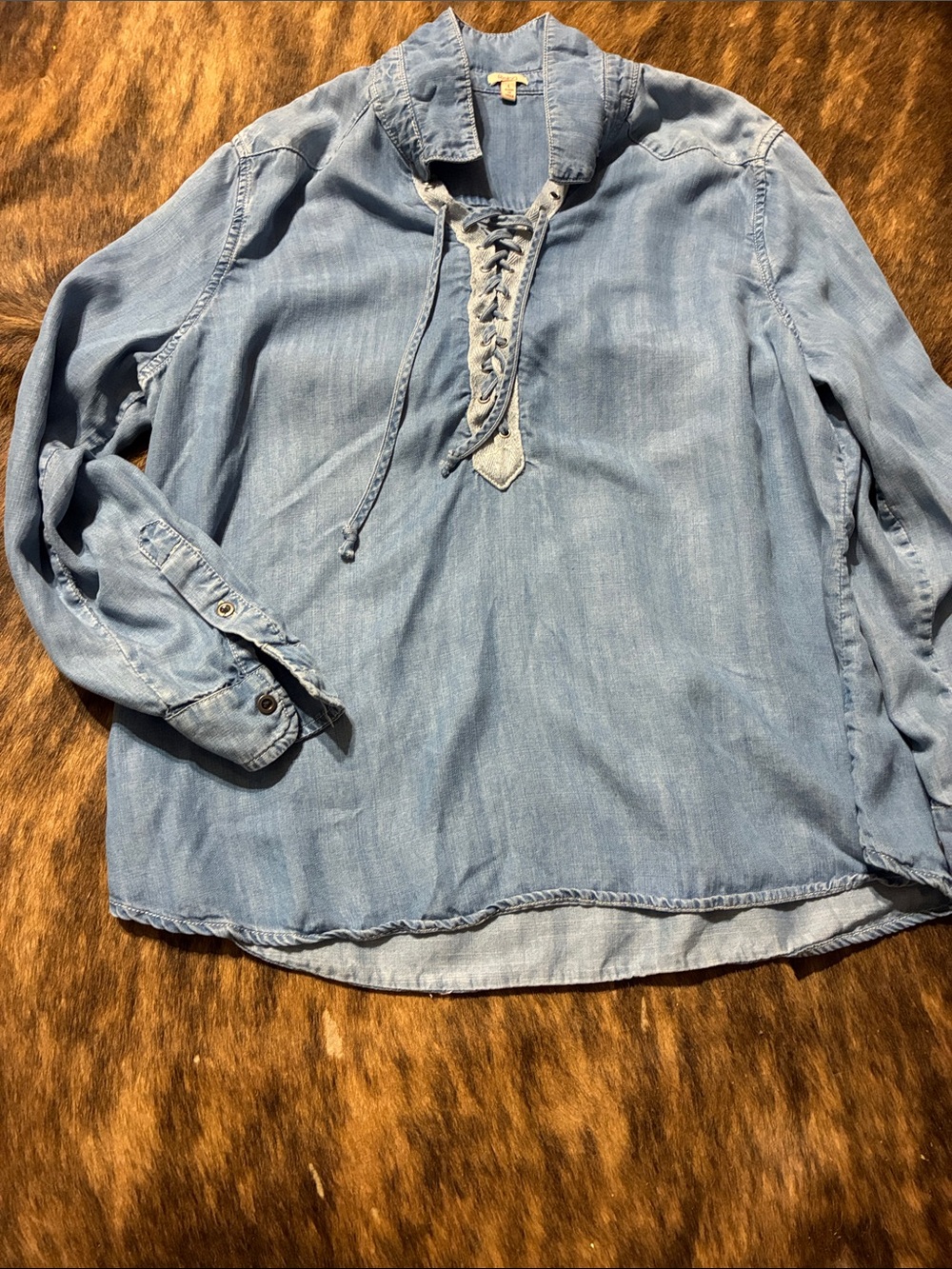Reba denim shirt in large